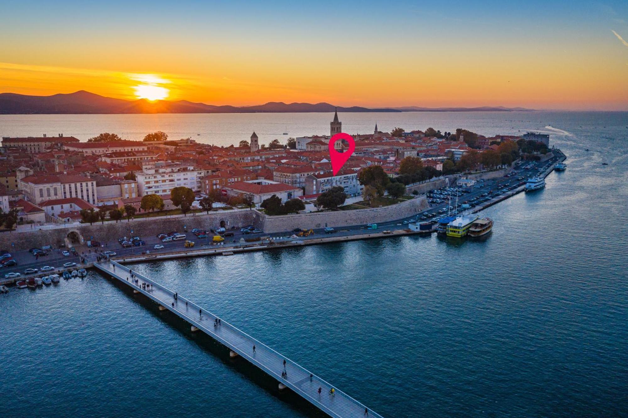 And 2 Walls Apartment Zadar